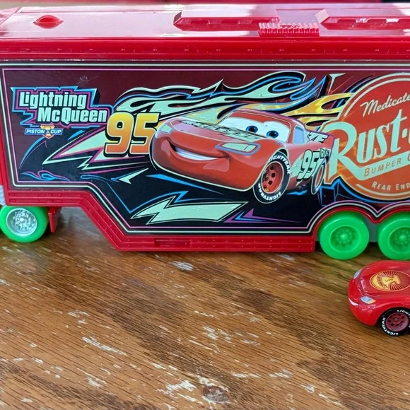 Disney Pixar Cars Glow Racers Transforming Mack + Mini Racers Hauler Truck - Picture 4 of 16